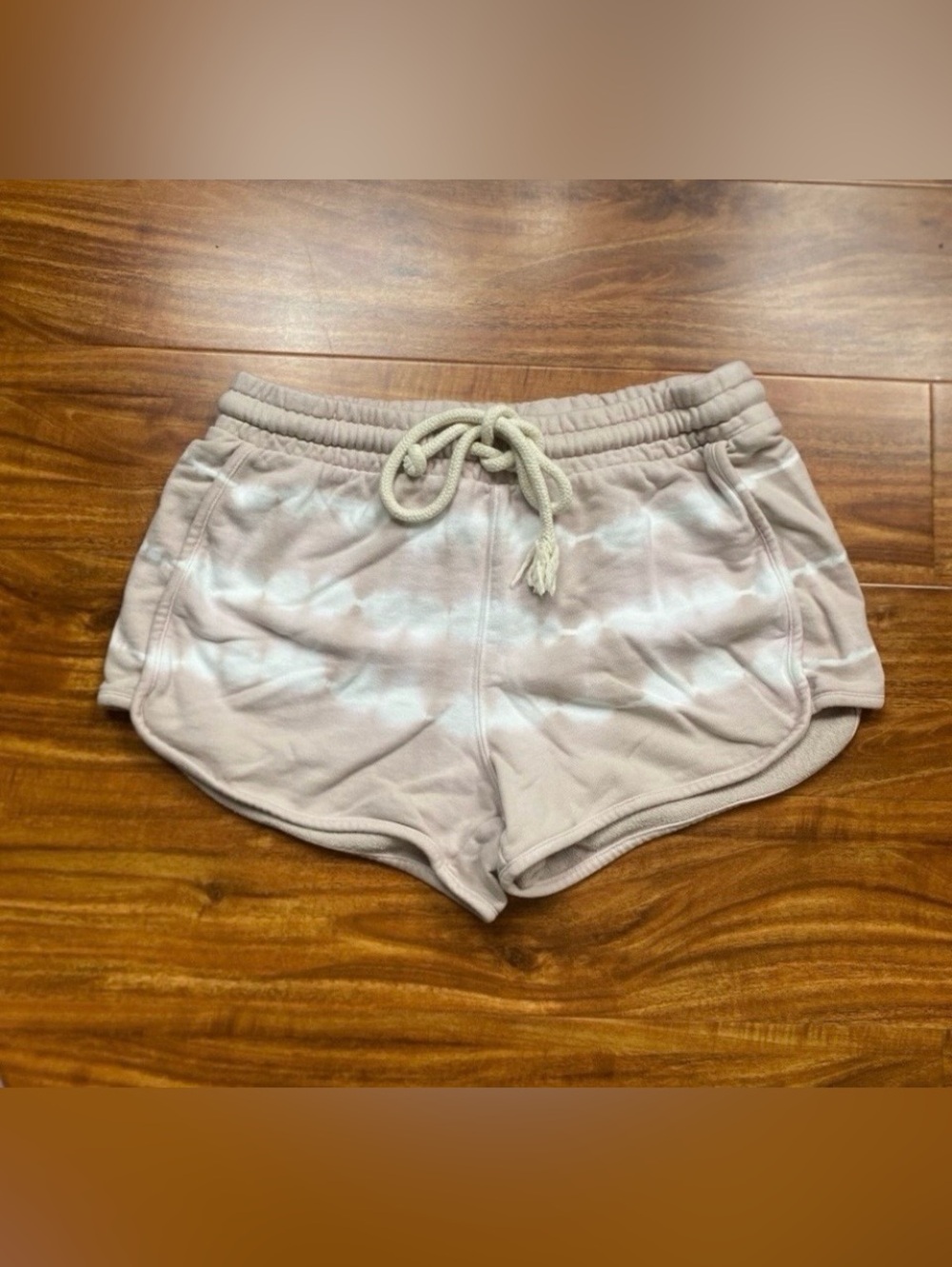 Universal Thread Women's Blush White Tie-Dye Sweatpant Shorts Size Small Casual